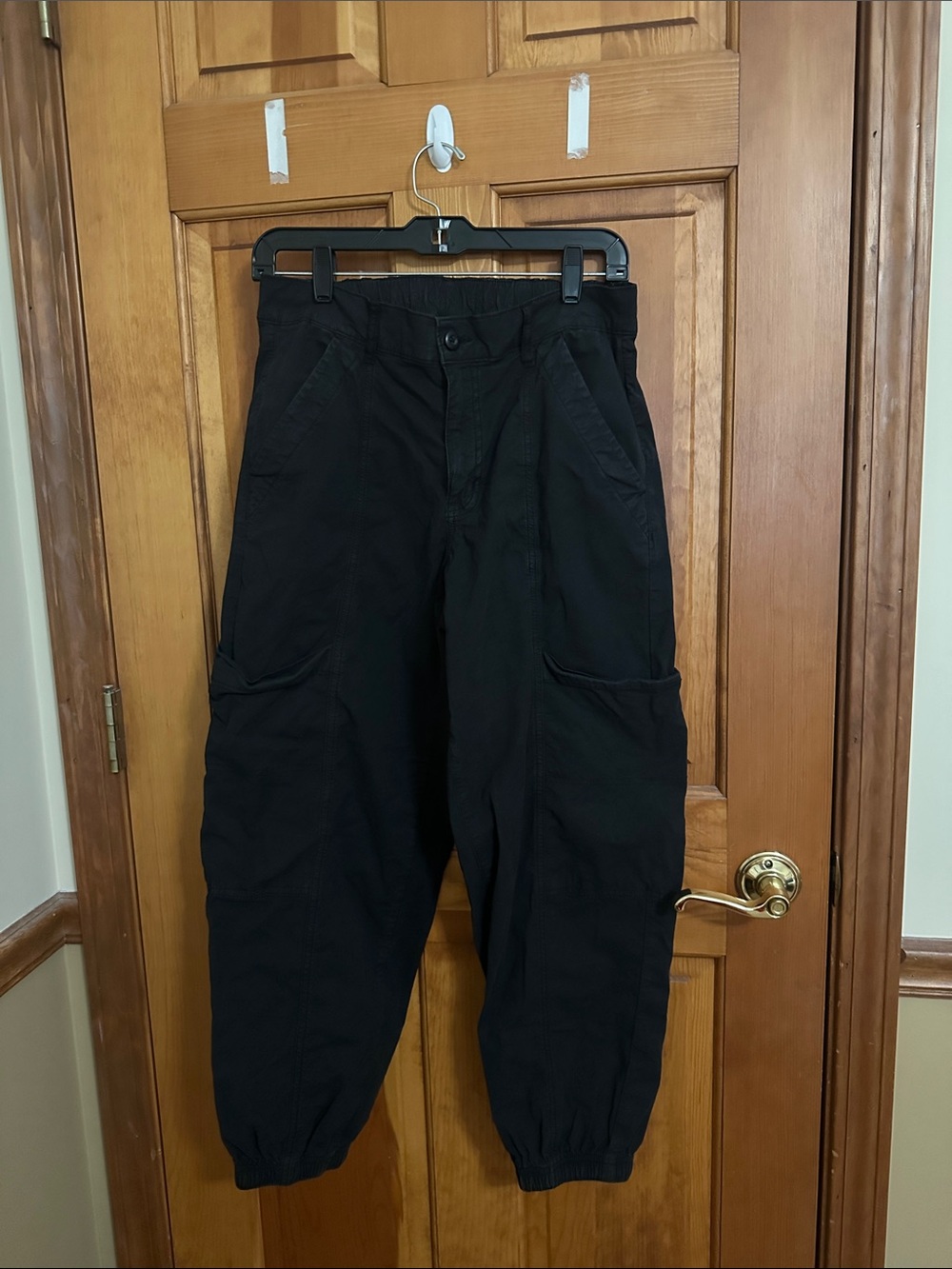 American Eagle AE Snappy Stretch High-Waisted Baggy Cargo Jogger Pants